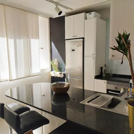 Apartamento In Playa De Canteras, Playa Chica *